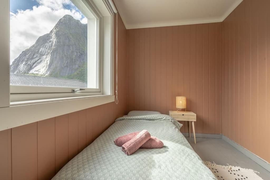 Reine Front View - Mountain & Seaview Villa Eksteriør billede