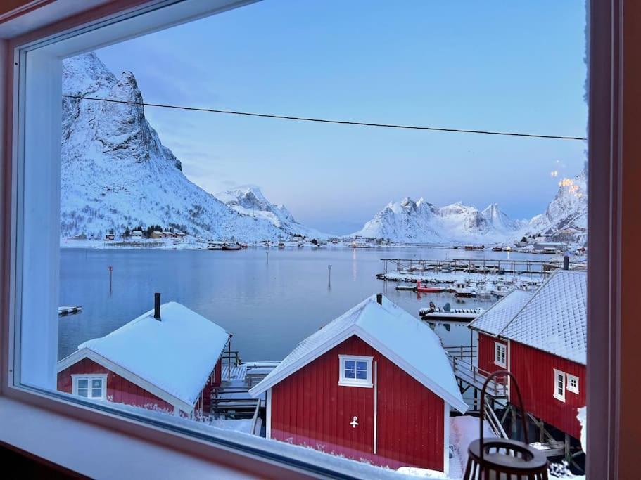 Reine Front View - Mountain & Seaview Villa Eksteriør billede