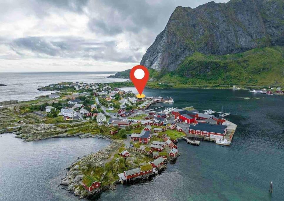 Reine Front View - Mountain & Seaview Villa Eksteriør billede