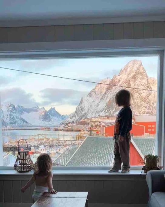 Reine Front View - Mountain & Seaview Villa Eksteriør billede